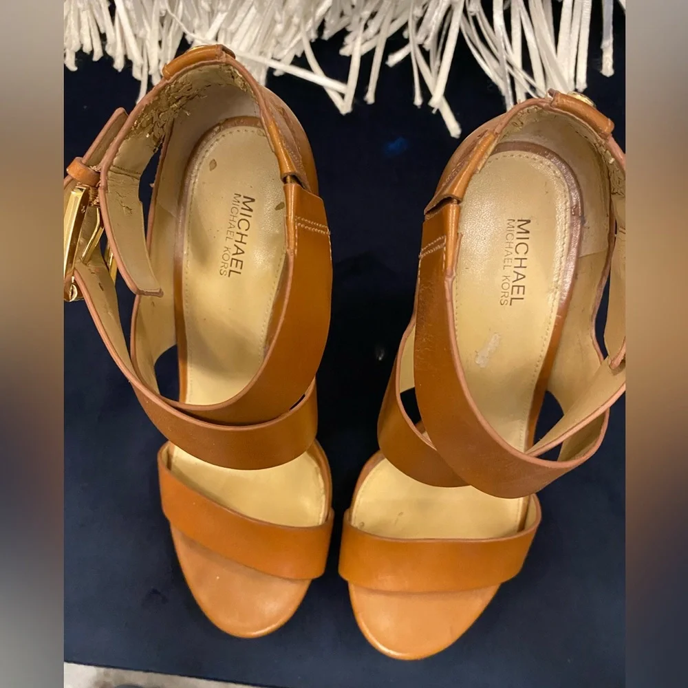 Heels - Picture 2 of 3